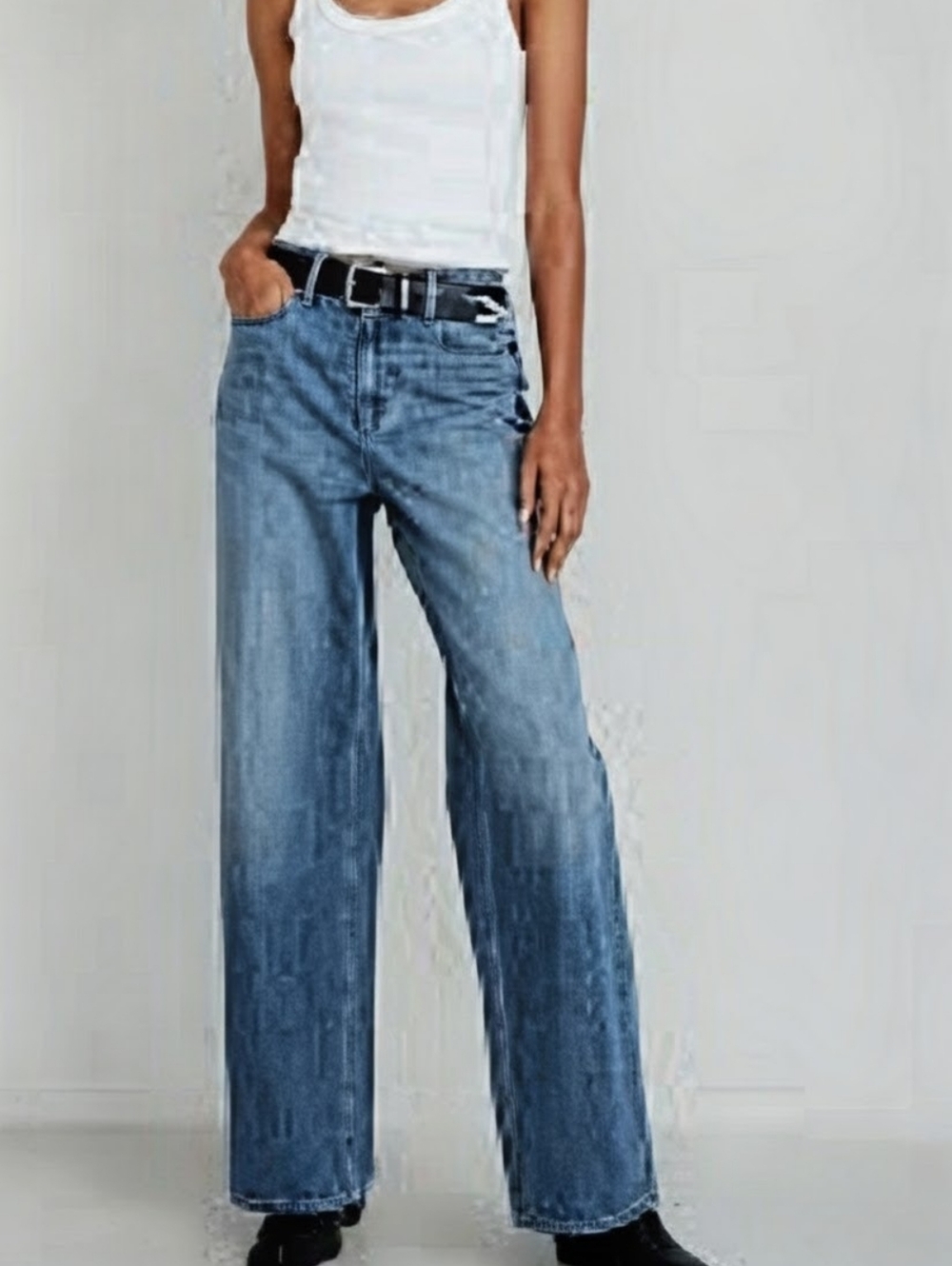 Old Navy Mid Rise Wow Baggy Jeans